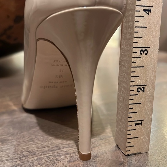 KATE SPADE ♠️ Vivian Nude Patent Leather Heels Size 10.5 - Picture 9 of 9